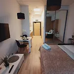 Appartement Zlatarooms *