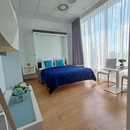Zlatarooms 210 Varšava