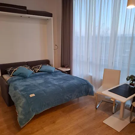 Zlatarooms 210 * Varšava