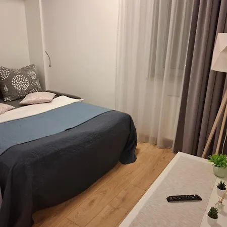 Zlatarooms 210 * Varšava