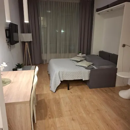 Zlatarooms Varšava